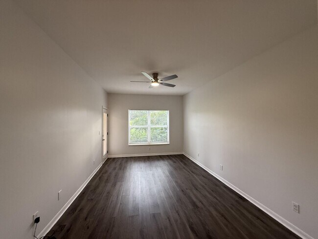 Building Photo - 9833 Perfect Dr