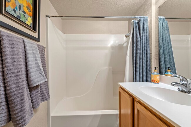 Building Photo - Furnished 3 Bedroom close to Downtown Tucson Pima West and U of A