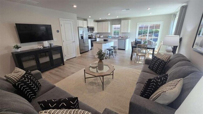 Building Photo - 12 Downing Dr