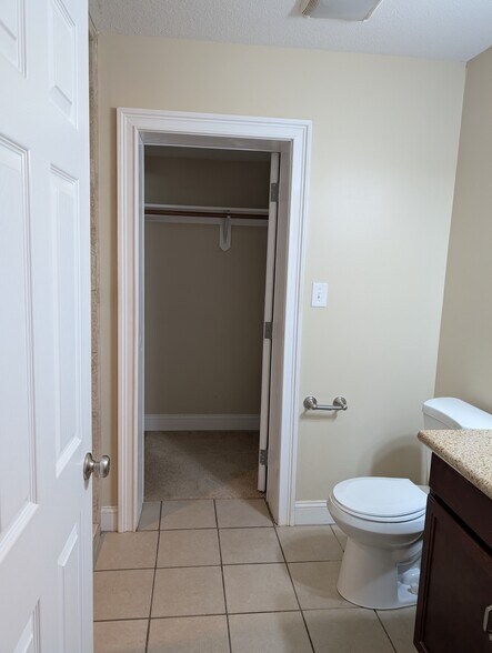 Building Photo - 4327 NW 53rd Ter