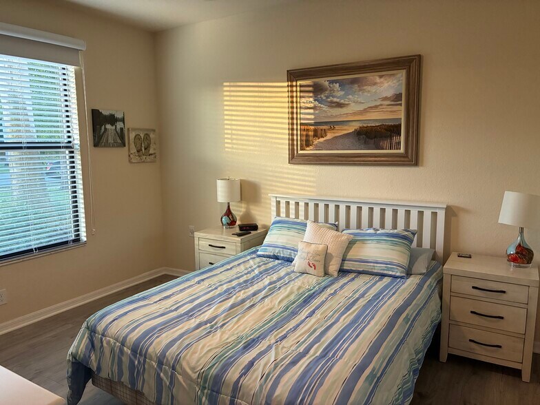 Building Photo - 9532 Avellino Way