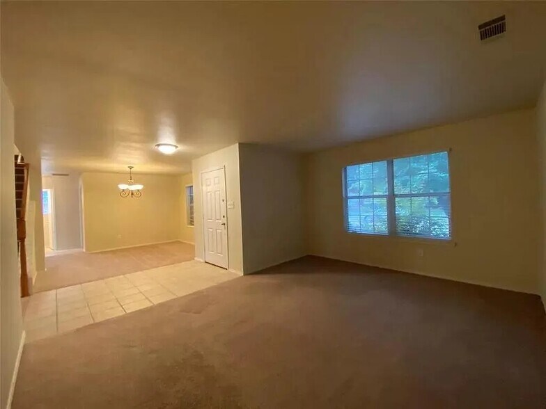 Building Photo - 6315 Tara Ln