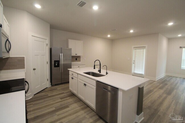 Building Photo - 3111 Silver Maple Dr