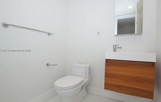Building Photo - Fully renovated 2/2 in Sunny Isles Beach