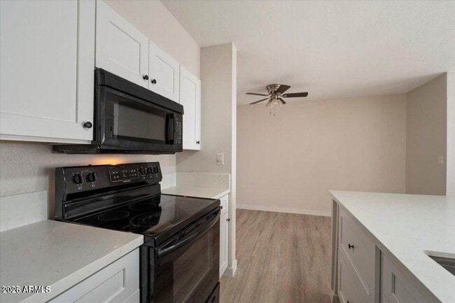 Building Photo - 8055 E Thomas Rd