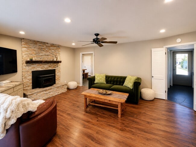 Building Photo - 820 Blue Bell Ct