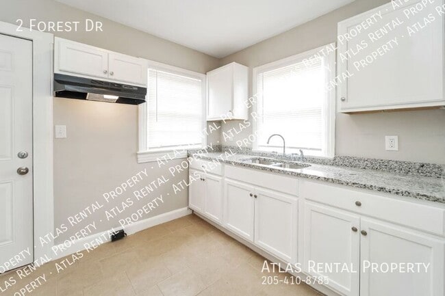 Building Photo - 2 Forest Dr