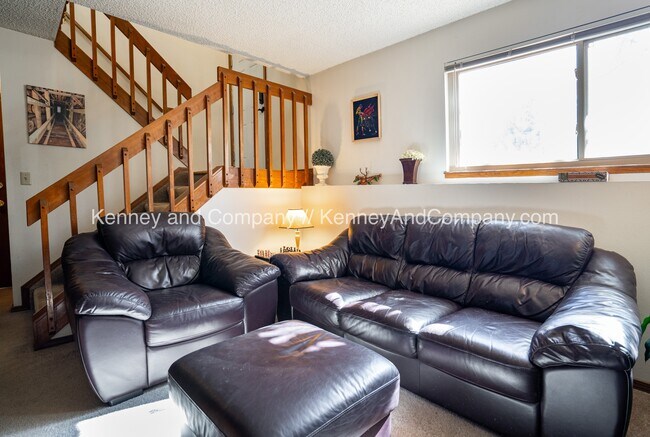 Building Photo - 5470 Sacramento Pl