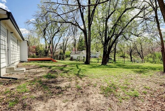 Building Photo - Beautifully remodeled 4-bedroom, 2-bath ho...