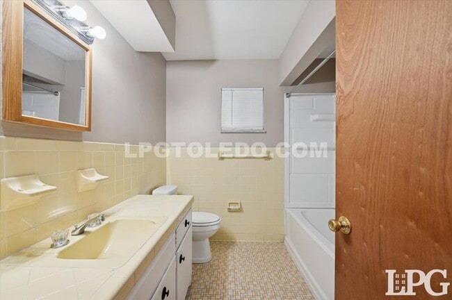 Building Photo - 4424 Westway St