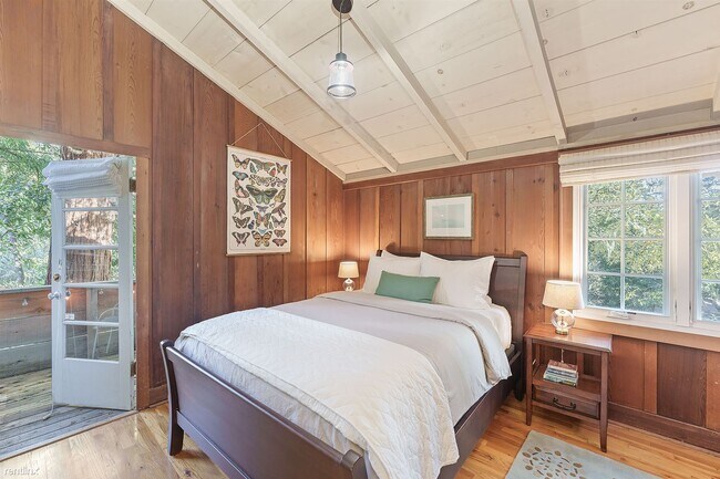 Building Photo - 3 br, 2.5 bath House - 3875 The Hideout