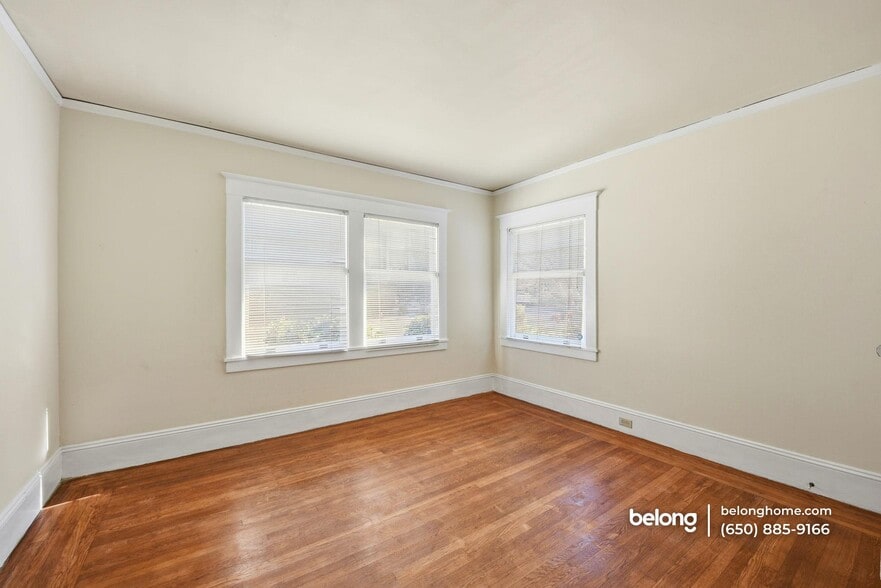 Building Photo - 31 Hardwick Ave