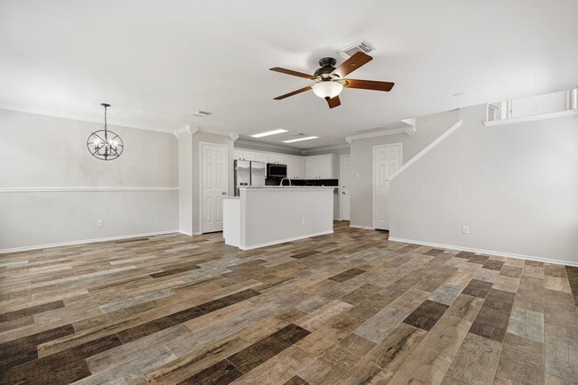 Building Photo - 62 Marble Rock Pl