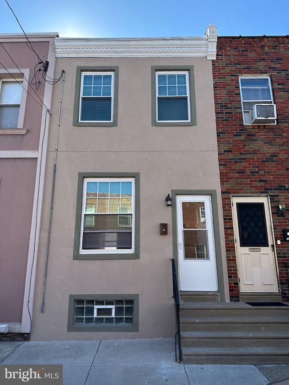 Building Photo - 3265 Edgemont St