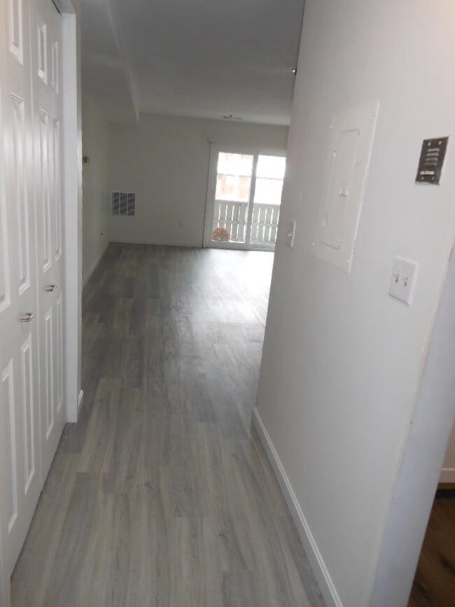 Building Photo - 113 Cluff Crossing Rd