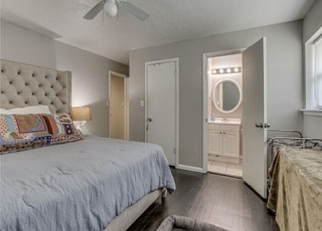 Building Photo - 3 Bed 1.5 Bath 2 Car Garage -Casady Hills ...
