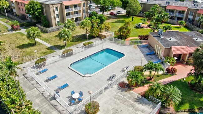 Building Photo - 5102 NW 79th Ave