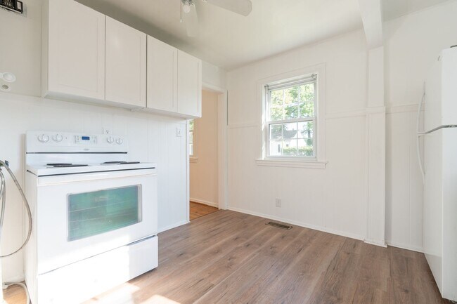 Building Photo - 29 Fiske St