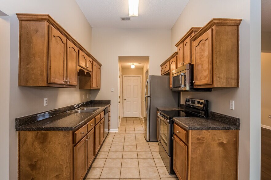 Building Photo - 185 Mossy Springs Dr