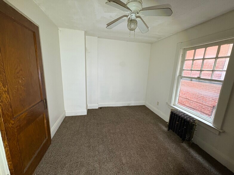 Building Photo - Machen St Apartments