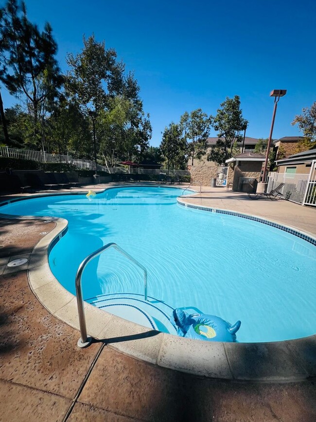 Primary Photo - 2 bed 2 bath in Rancho Mission Trails