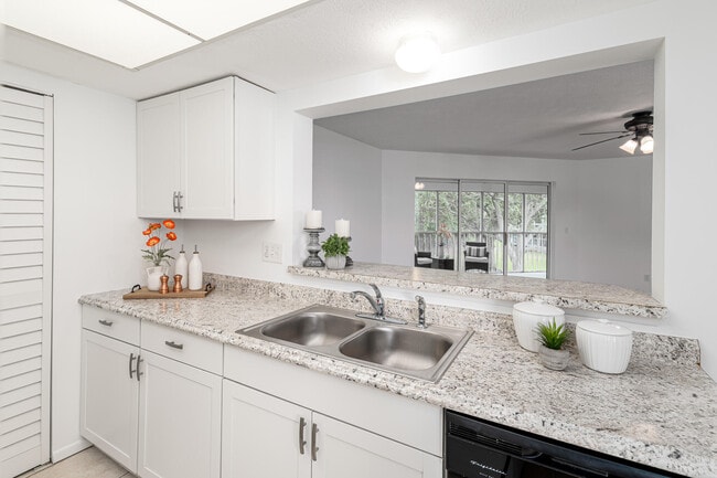 Building Photo - 3254 SE Aster Ln