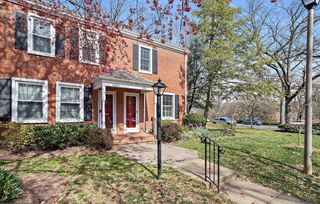 Renovated Townhome - 4901 29th Rd S