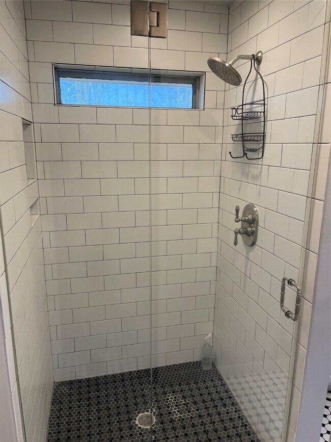 Building Photo - 11303 Greenwillow Dr