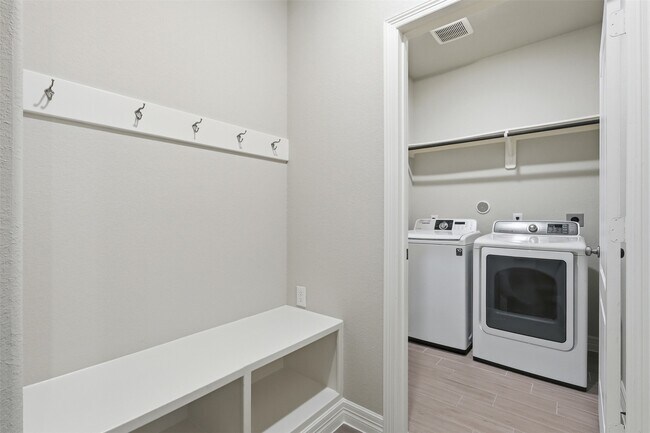 Building Photo - 119 Buttonwood Ct