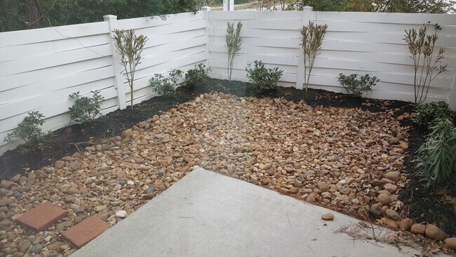 Building Photo - Hailey's Manor