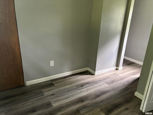 Building Photo - 50 Iroquois Dr
