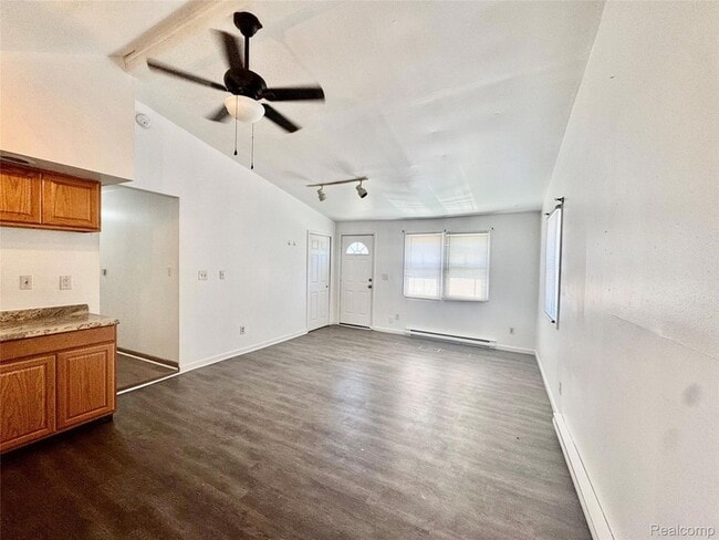 Building Photo - 219 N Prospect Rd