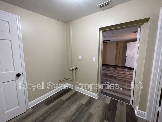 Building Photo - 1216 Hartsell Ave