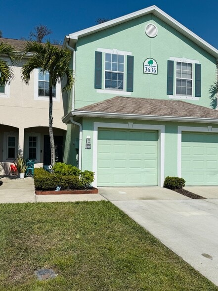 Building Photo - 3636 Pine Oak Cir