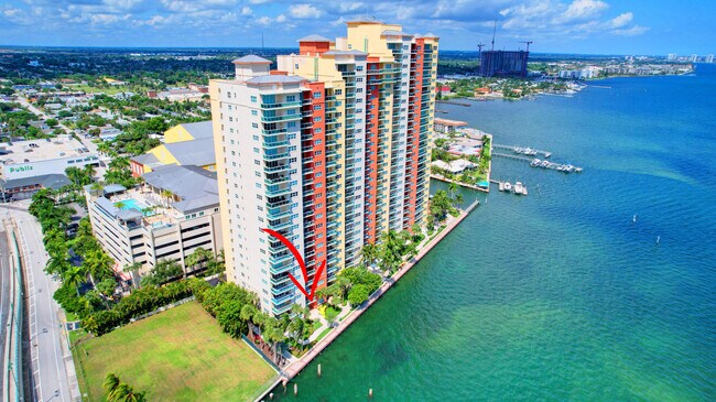 Building Photo - 2640 Lake Shore Dr