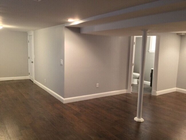 Building Photo - Breathtaking gorgeous 2bd unit in a quiet ...