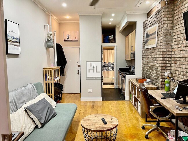 Building Photo - 493 2nd Ave