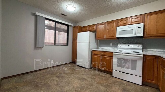 Building Photo - 4521 Madison Ave