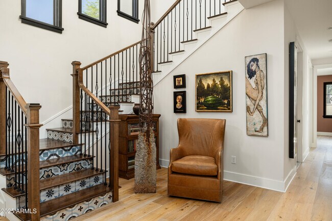 Building Photo - 4901 E Amelia Ave