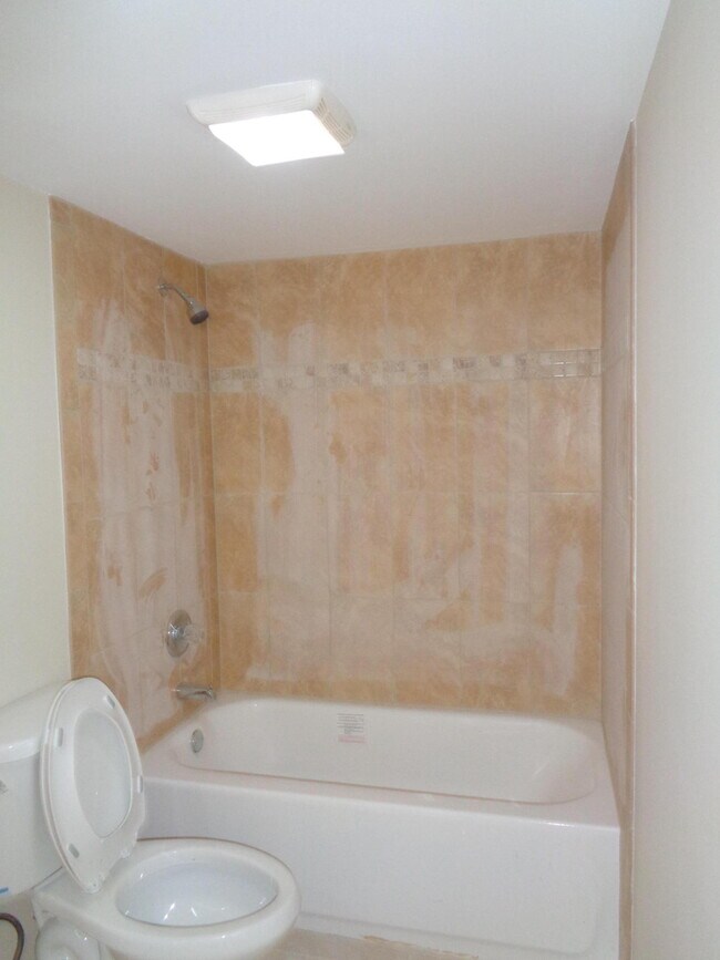 Building Photo - 505 5th Way