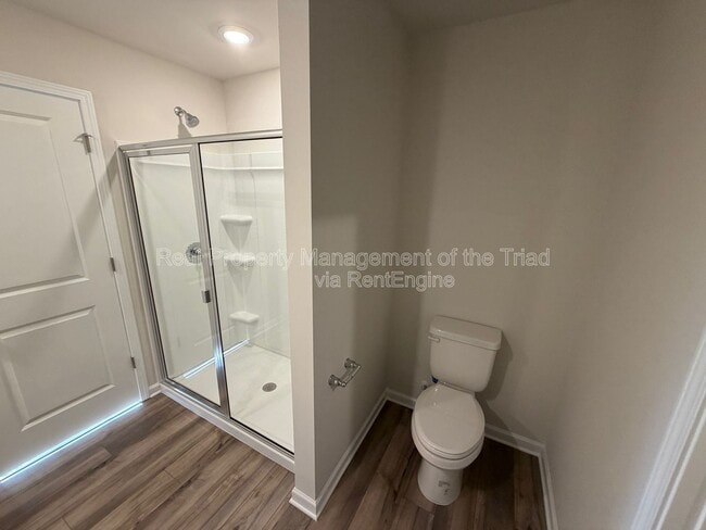 Building Photo - 329 Kingscote Wy