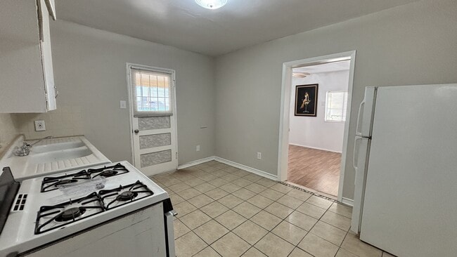 Building Photo - 7748 Veracruz Ave