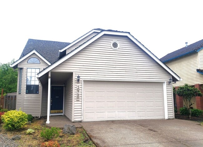 Primary Photo - Two Level House in Summer Lake Neighborhood