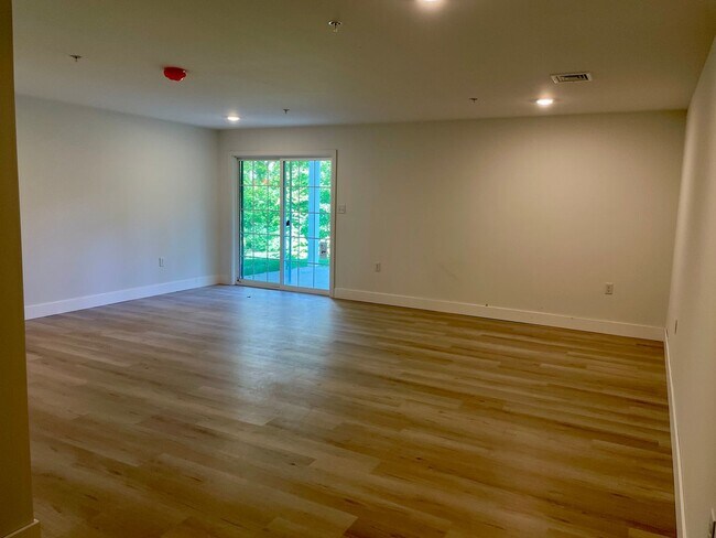 Building Photo - 40 Longfellow Dr