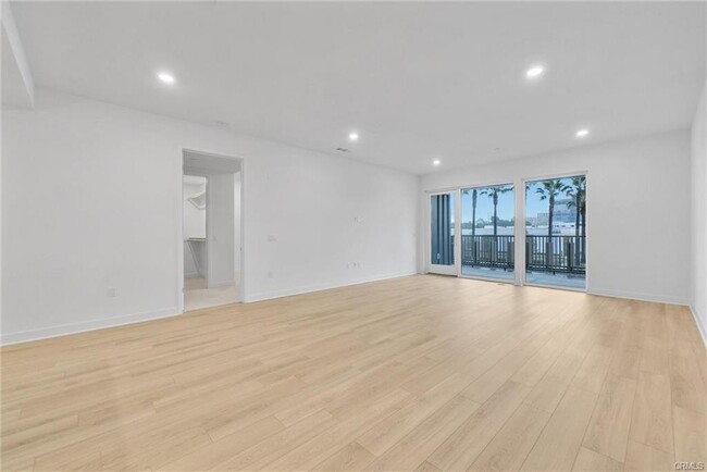 Building Photo - 2205 Rivington
