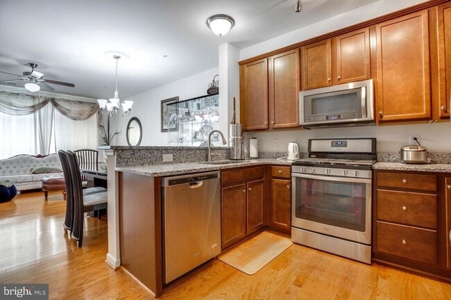 Building Photo - 3009 Chesapeake Dr