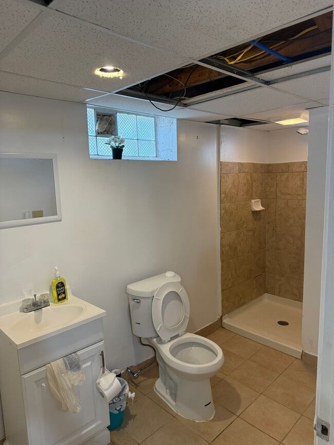 Building Photo - Move-In Ready 2-bedroom, 2-bathroom Home n...