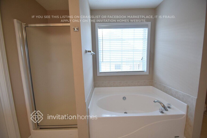 Building Photo - 3506 Bridle Brook Dr NE