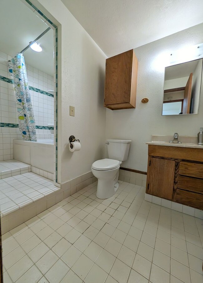 Building Photo - 284