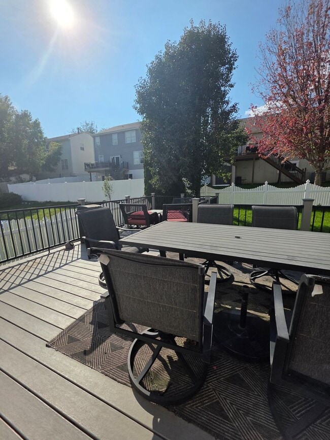 Building Photo - Executive Four Bedroom Rental w/ Office!